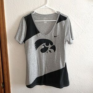 Size Medium Iowa Hawkeye Women’s Shirt